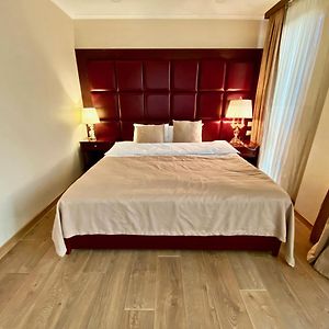 Queen Suite